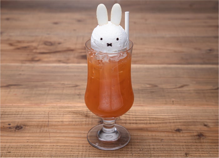 ミッフィーのオレンジフロート 899円/Illustrations Dick Bruna (C)copyright Mercis bv, 1953-2020 www.miffy.com
