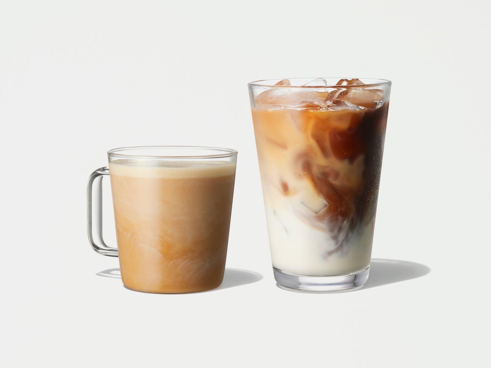 スタバ、藤原ヒロシ氏とコラボのエスプレッソ入りティービバレッジ「BBTEA by FRAGMENT」限定登場