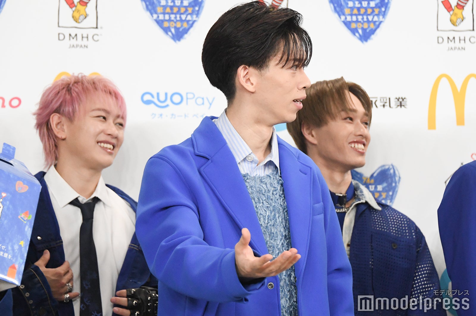 ユーキにツッコむリョウガ（C）モデルプレス