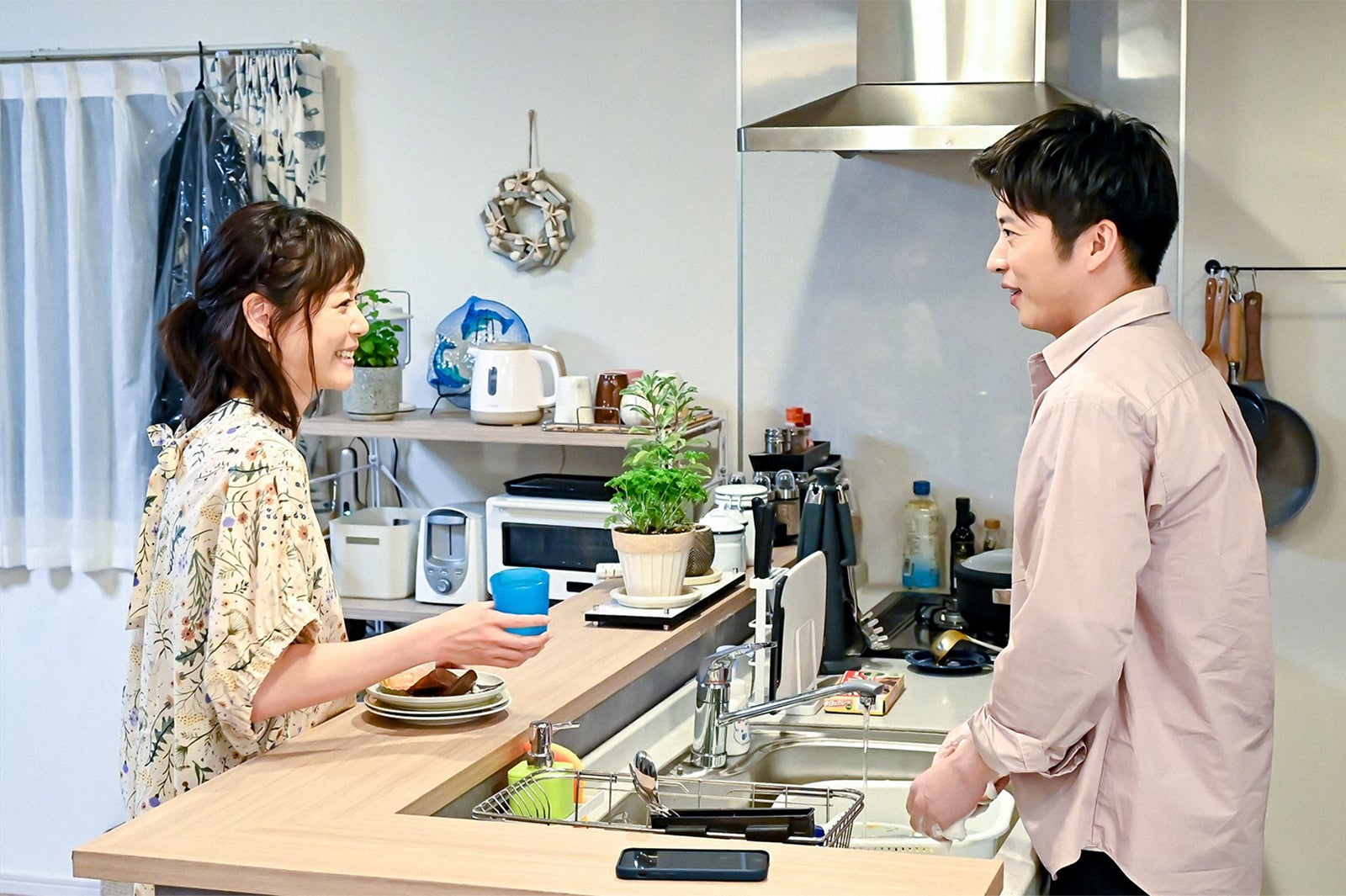 上野樹里、田中圭／「持続可能な恋ですか？～父と娘の結婚行進曲～」第7話より（C）TBS