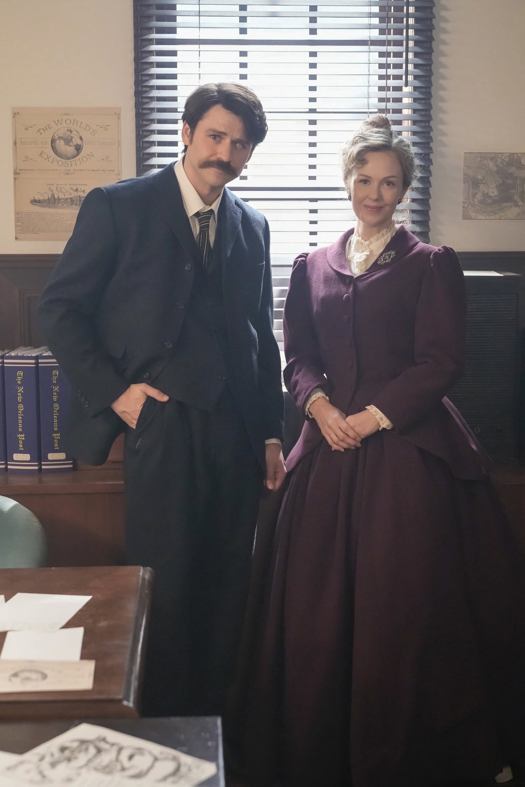 トミー・バストウ、シャーロット・ケイト（C）NHK