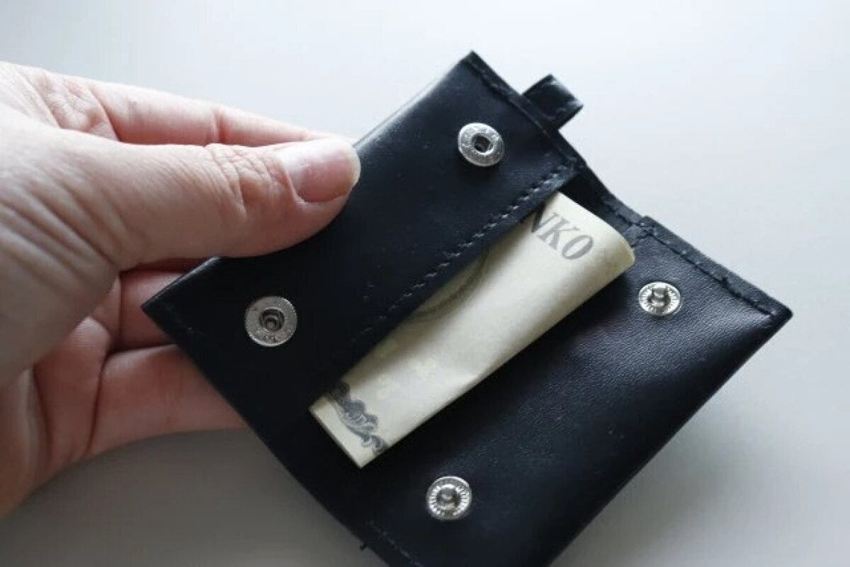 ダイソー　ミニコインケース（A、合皮）　使用例　お札