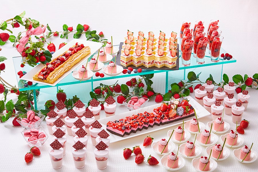 ロイヤルパークホテル_「ストロベリーデザートin ホリデーディナーブッフェ」