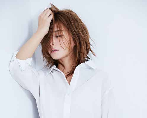 AAA宇野実彩子、白シャツで大人の美しさあふれる “ヘルシー美”の秘訣も明かす