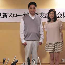 高知県をPRするサイト「高知家」の動画に出演する(左から)高知県知事・尾﨑正直氏、広末涼子/メイキングカットより