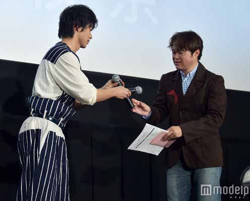 山崎賢人、ハプニングに“優男”対応 川口春奈「だからみんな大好きになる」