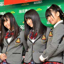 NMB48(写真左から:上西恵、渡辺美優紀、山本彩、福本愛菜、小谷里歩)