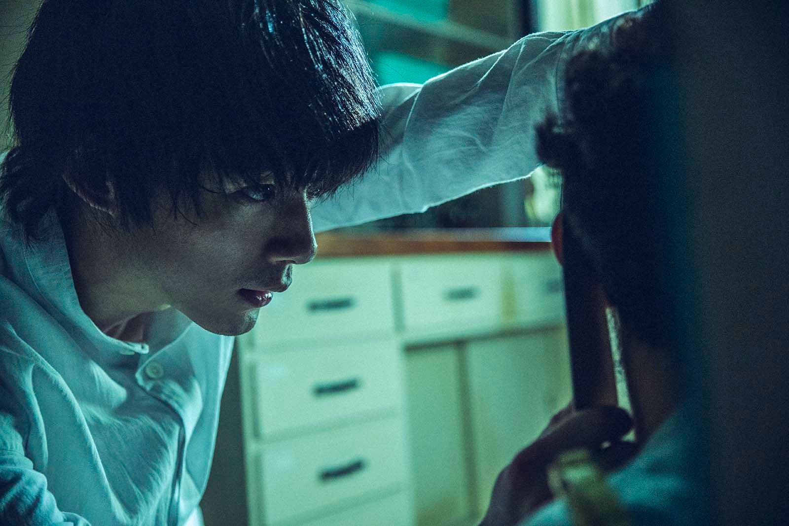 坂口健太郎「WOWOWオリジナルドラマ ヒル」（C）WOWOW