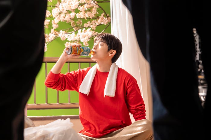 高橋文哉「春日部にお引越しだゾ!」篇メイキング(C)臼井儀人/双葉社・シンエイ・テレビ朝日・ADK