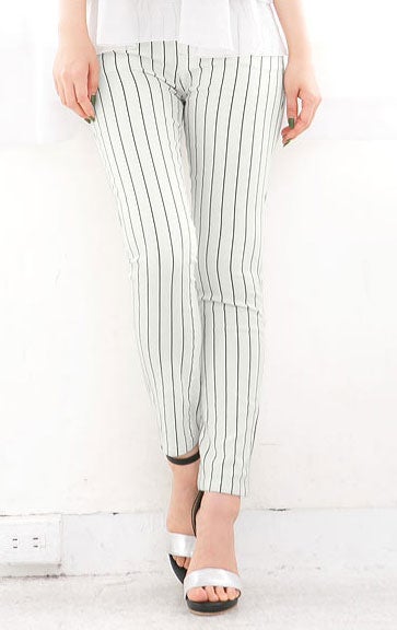 ストレッチアンクルスキニーパンツ「神戸レタス」2380円（税込）／画像提供：神戸レタス