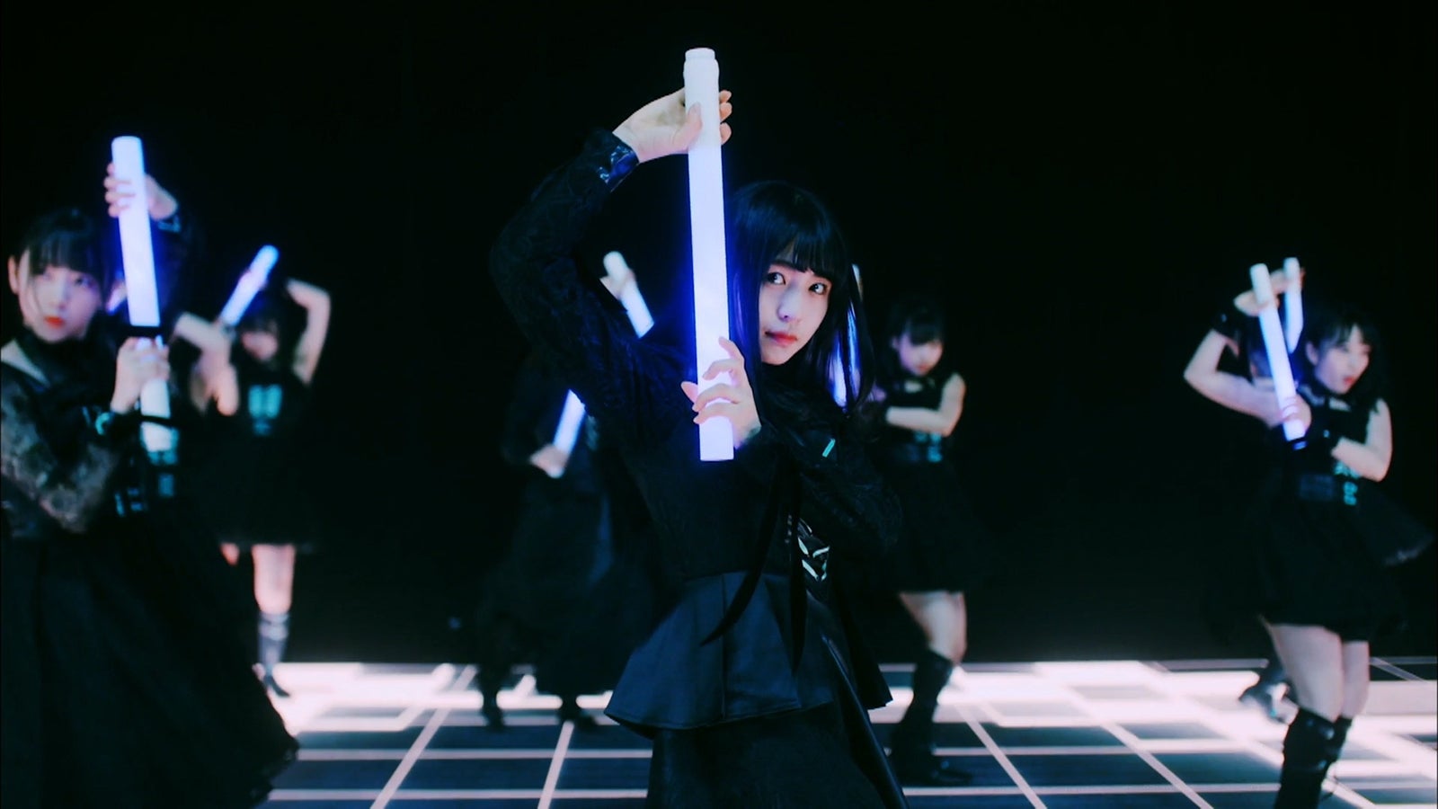 坂道AKB・第2弾「国境のない時代」全貌解禁 “サイマジョ”“マネキンポーズ”…グループの特色表すMVに反響