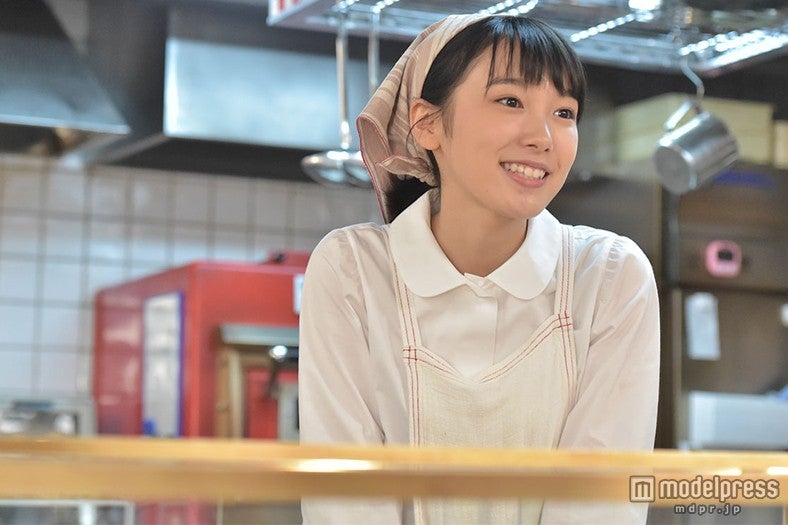 飯豊まりえ（C）NHK