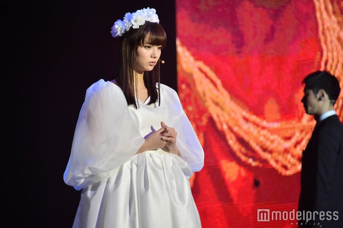 新川優愛/プレスコールの様子(C)モデルプレス