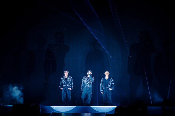 神宮寺勇太、平野紫耀、岸優太「Number_i LIVE TOUR 2024 No.I」より(C)TOBE Co., Ltd.