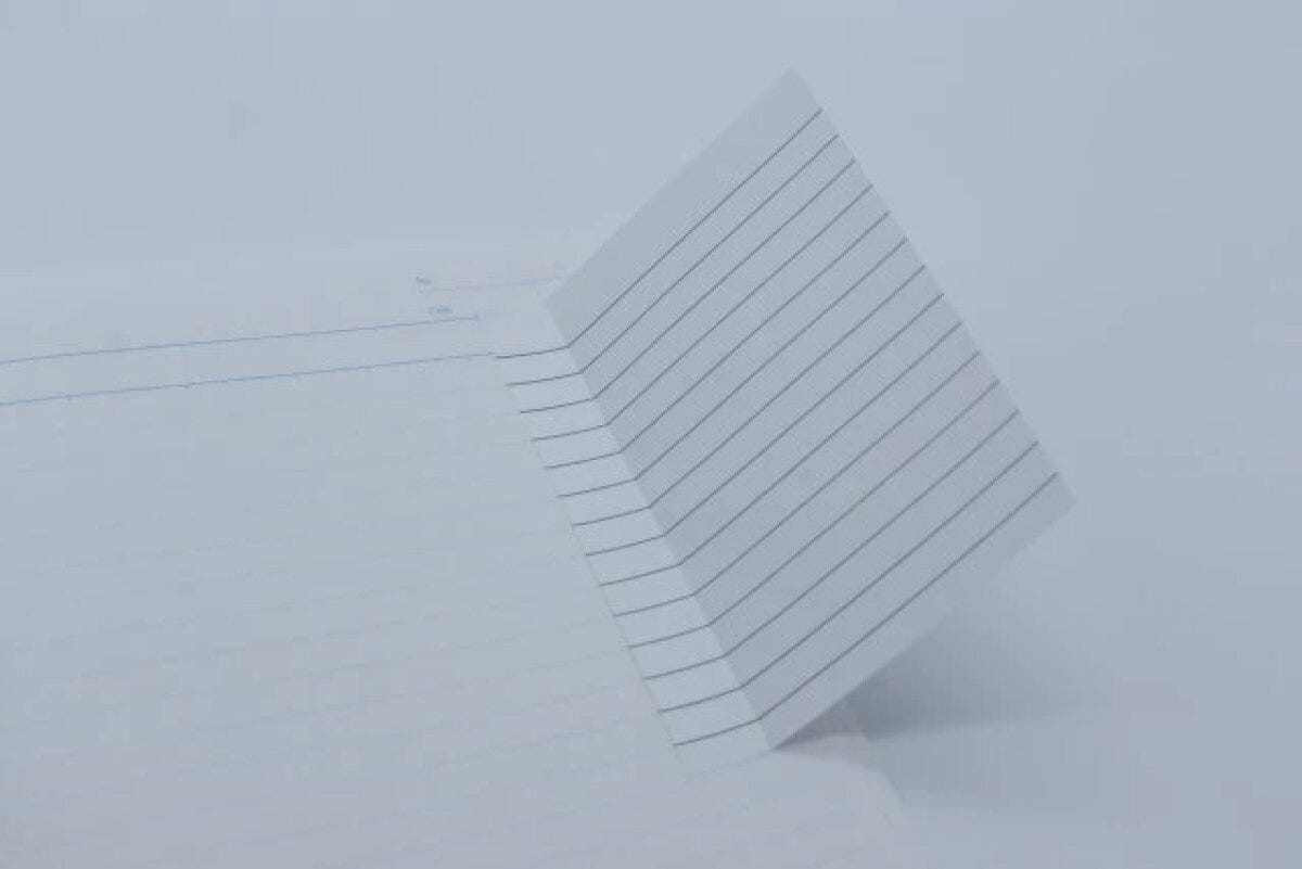 ダイソー 仕事が捗る便利グッズ ダイソーのノート罫線入ふせんはノートのページを延長して書き込める