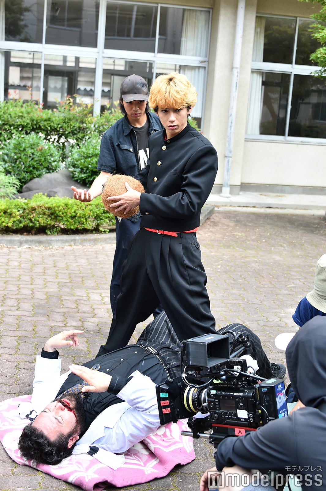 賀来賢人、勝矢／「今日から俺は！！」第6話メイキング（C）モデルプレス