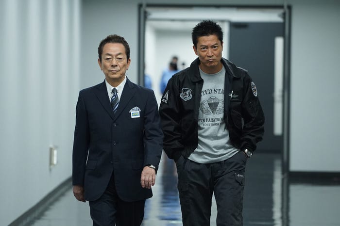 水谷豊、寺脇康文「相棒season22」第2話より(C)テレビ朝日