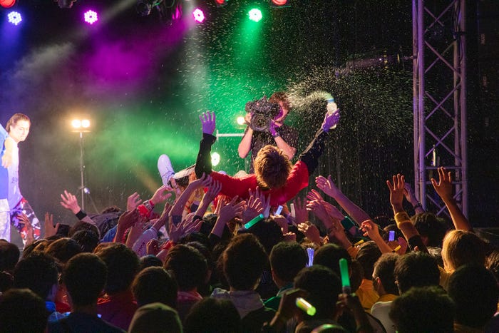 超特急(カメラマン:米山三郎)