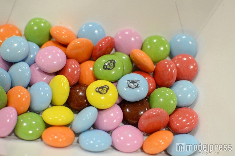 カラフルチョコレートに3種のイラスト入（C）モデルプレス