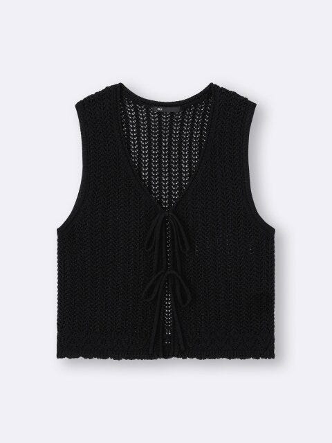 GU 透かし編みニットジレ GUの透かし編みニットジレ