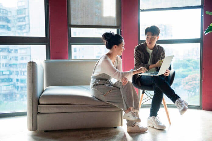 年下に愛される女が無意識にやってること