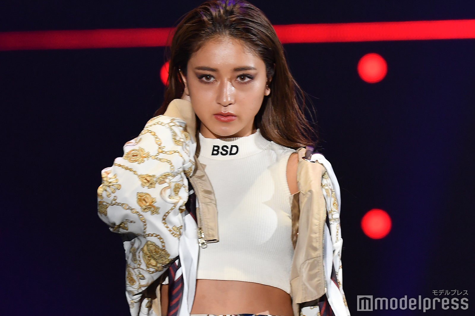 みちょぱ、くびれチラ見せ　美脚も眩しい＜TGC2019S／S＞