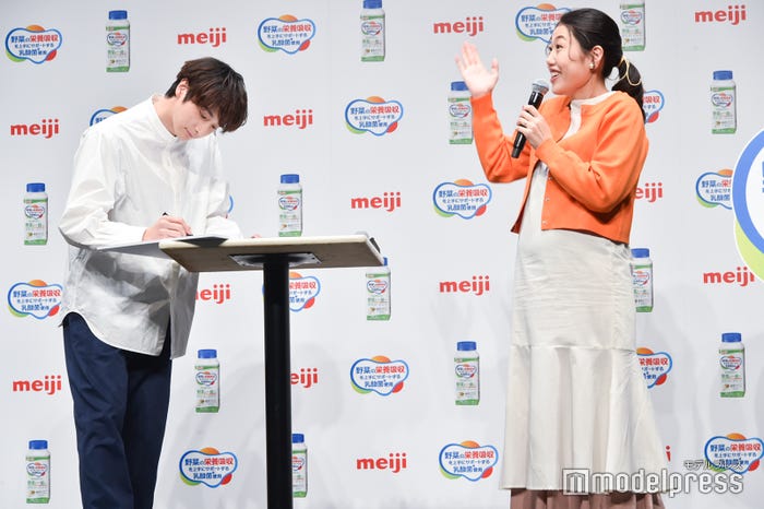 小関裕太、横澤夏子 (C)モデルプレス