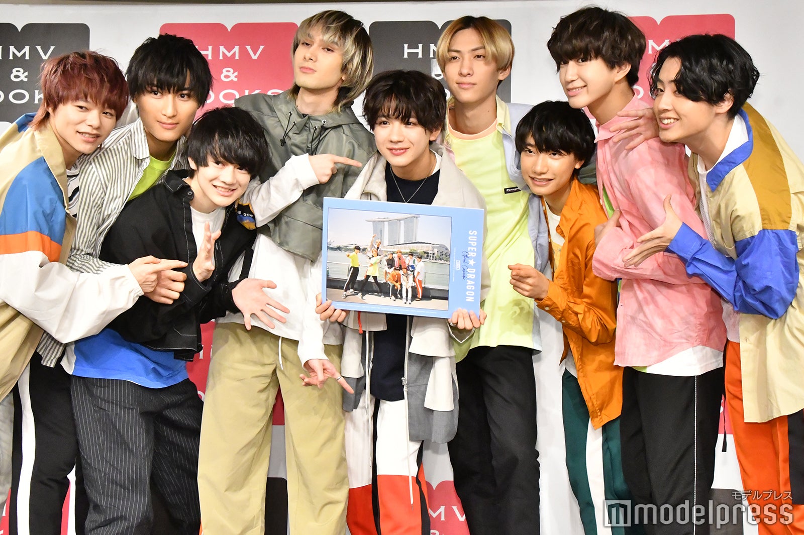 SUPER★DRAGON／（左から）志村玲於、飯島颯、伊藤壮吾、ジャン海渡、田中洸希、古川毅、柴崎楽、池田彪馬、松村和哉（C）モデルプレス