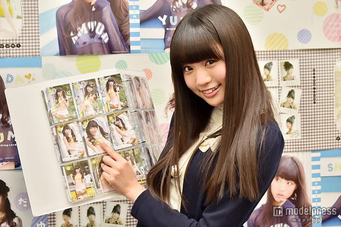 ツインテールでウインク!お気に入りカットを紹介する志田友美