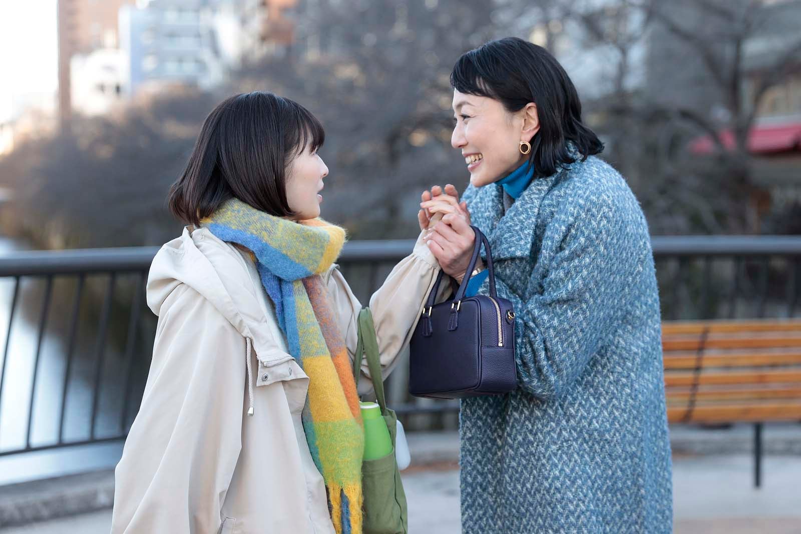 伊藤沙莉、板谷由夏「シッコウ！！～犬と私と執行官～」第5話より（C）テレビ朝日