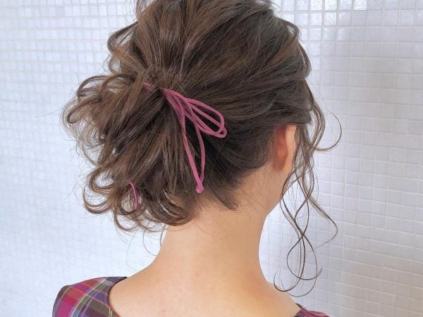 紐を使ったヘアアレンジ15選 簡単に真似できるおしゃれな結び方をご紹介 モデルプレス