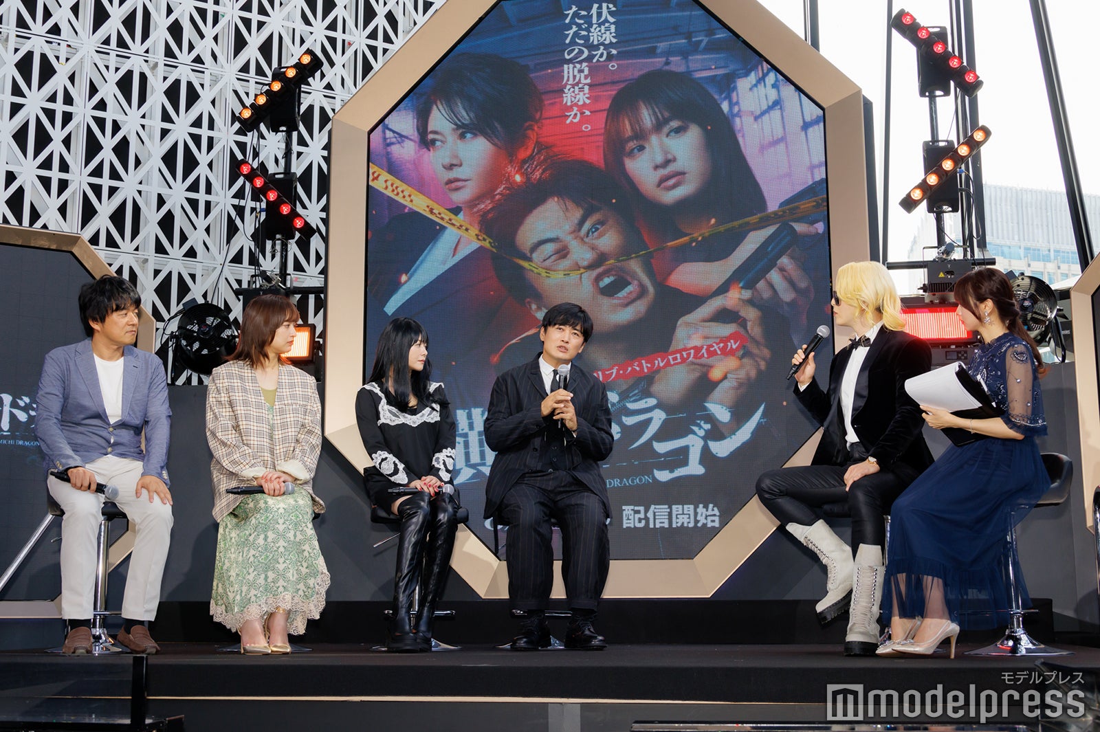 （左から）橋本和明氏、門脇麦、真木よう子、劇団ひとり、ROLAND、森香澄（C）モデルプレス