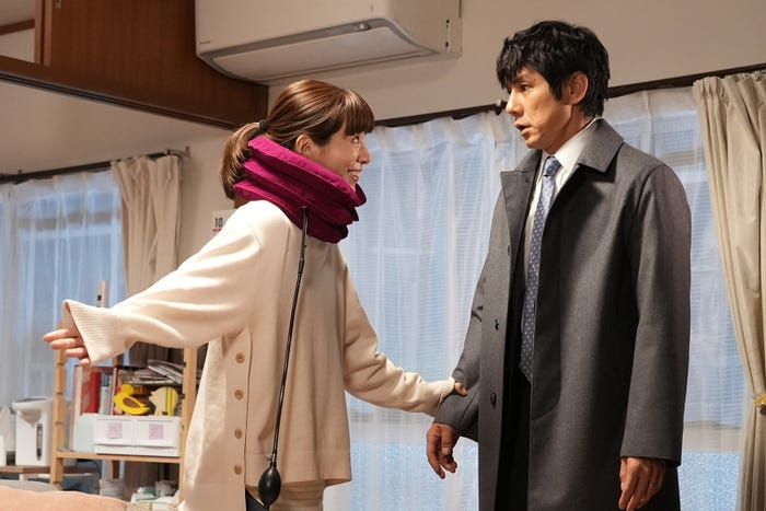 桜井ユキ、西島秀俊/「真犯人フラグ」第8話より(C)日本テレビ