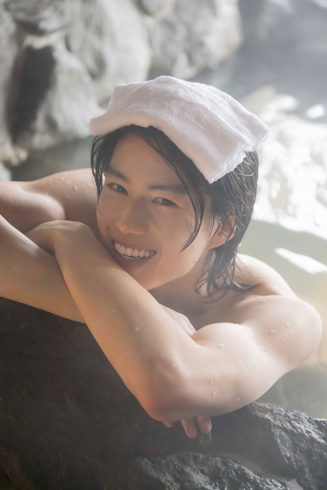 奥智哉、鍛え上げられた肉体美披露 ファースト写真集決定【OKKUN】