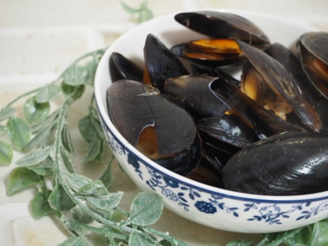 業スームール貝お皿の上にのせた写真