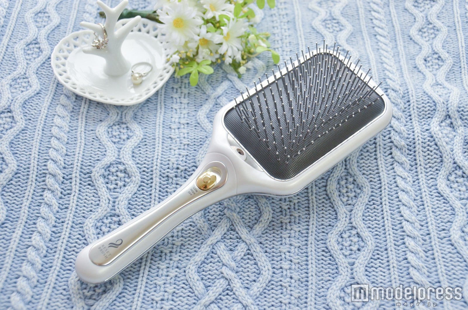 「マイナスイオンリセットブラシ」が美髪を叶える新定番に（C）モデルプレス