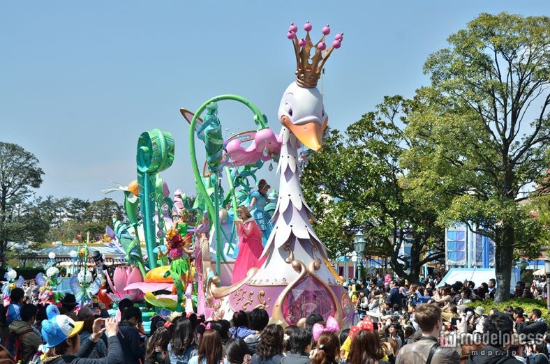 東京ディズニーリゾート30周年パレードがスタート／「ハピネス・イズ・ヒア」パレード公開