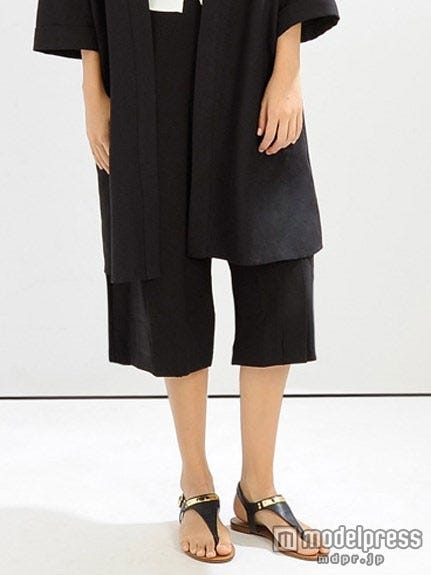 アンクルストラップサンダル「CHARLES & KEITH」5,940円(税込)