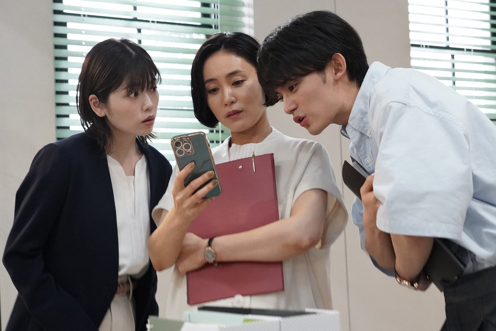 （左から）小芝風花、山口紗弥加、藤原大祐（C）カンテレ