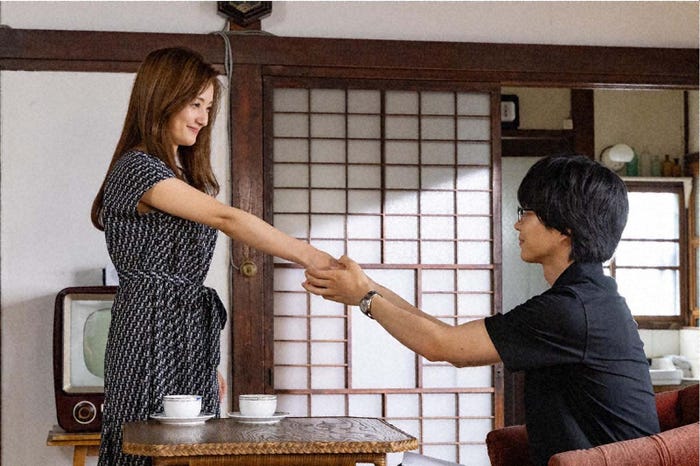 谷まりあ、鈴木仁「さらば、佳き日」最終話より(C)「さらば、佳き日」製作委員会