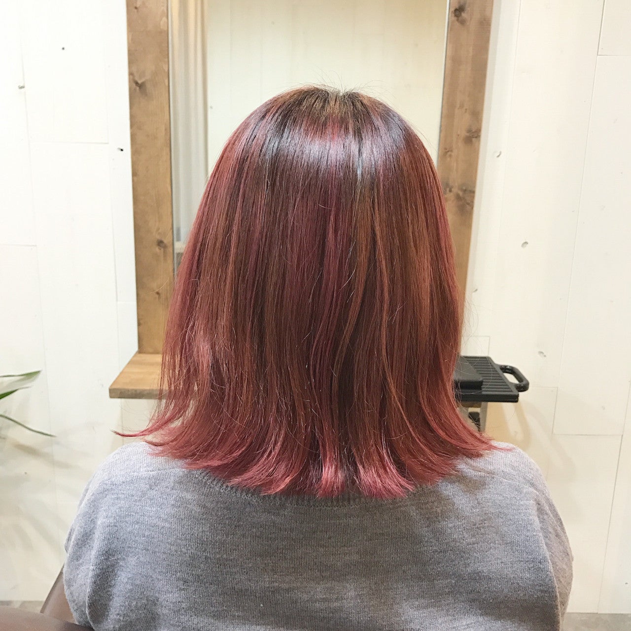 赤のヘアカラーは派手なだけじゃない♡明るめから暗めまでカラーの魅力をご紹介 モデルプレス