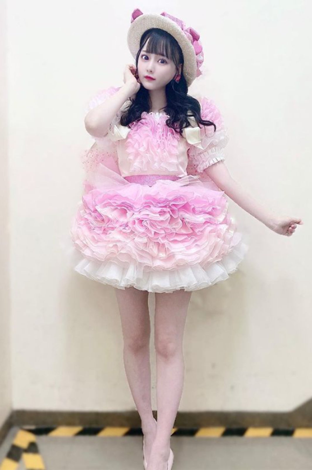 ＝LOVE齊藤なぎさ、指原莉乃ソロ曲カバー衣装で美脚披露「顔もスタイルも完璧」と絶賛の声