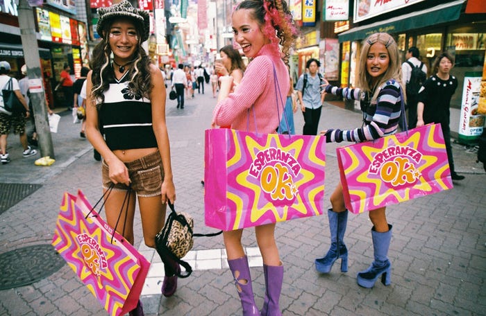 LOOKBOOKビジュアルより/撮影:Monika Mogi(提供写真)