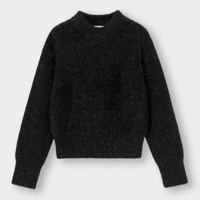 GUでおすすめの新作黒トップス