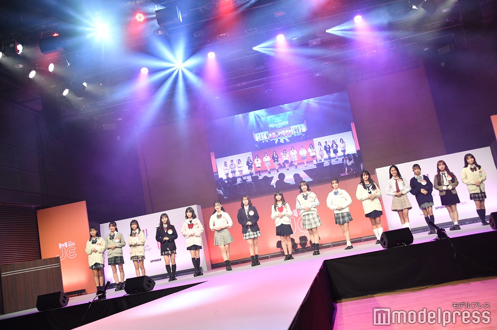 （C）モデルプレス