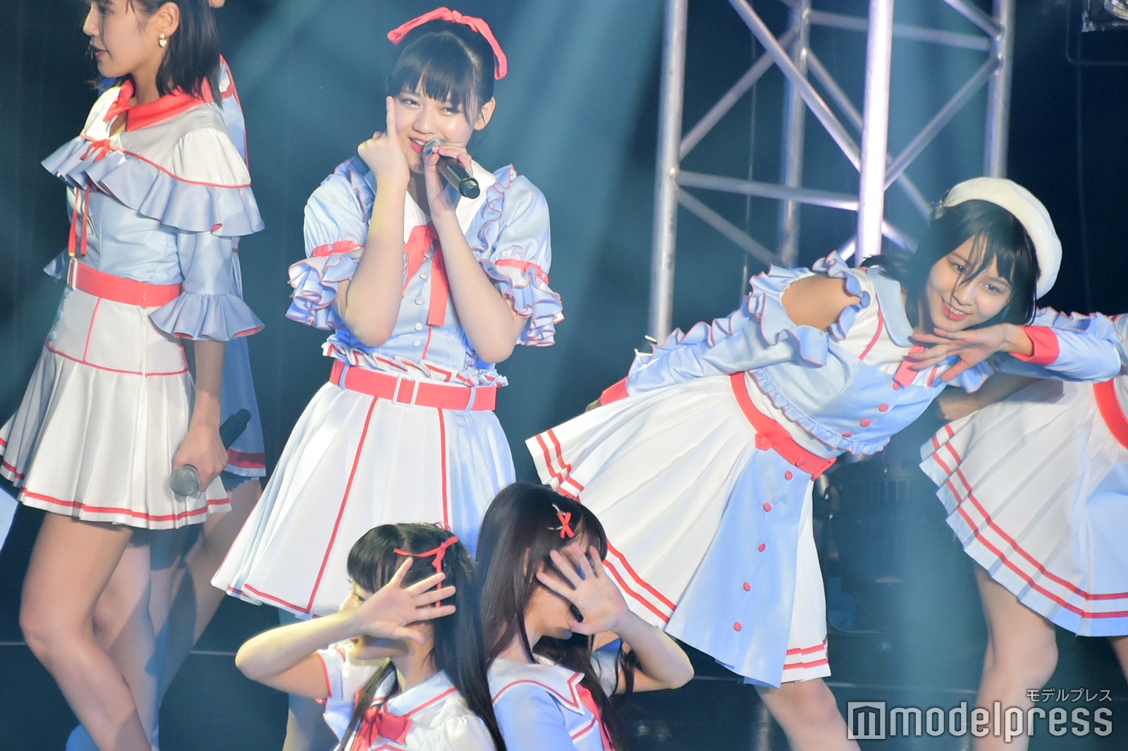 高松瞳、大場花菜／＝LOVE （C）モデルプレス