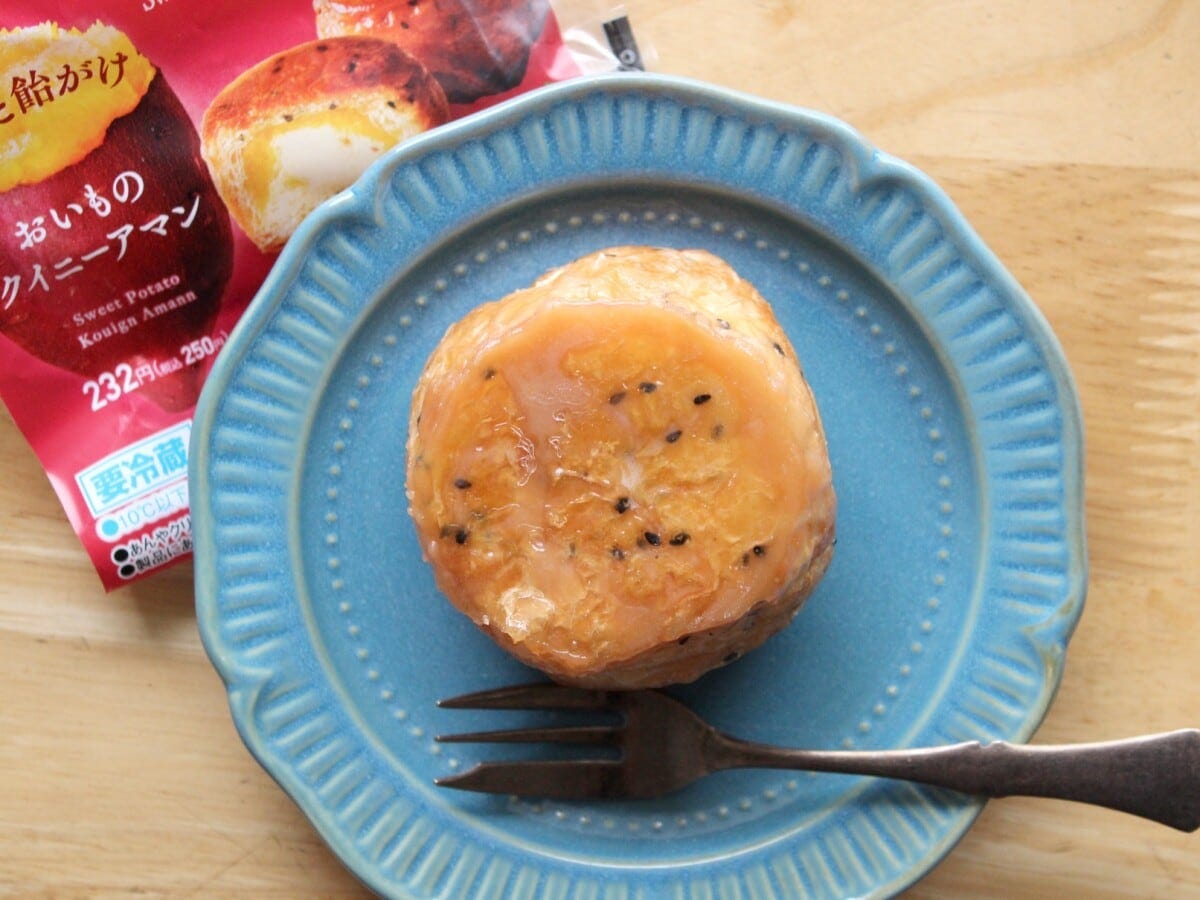 飴がけした表面のカリッとした食感と、デニッシュのリッチな味わいが「クイニーアマン」の魅力