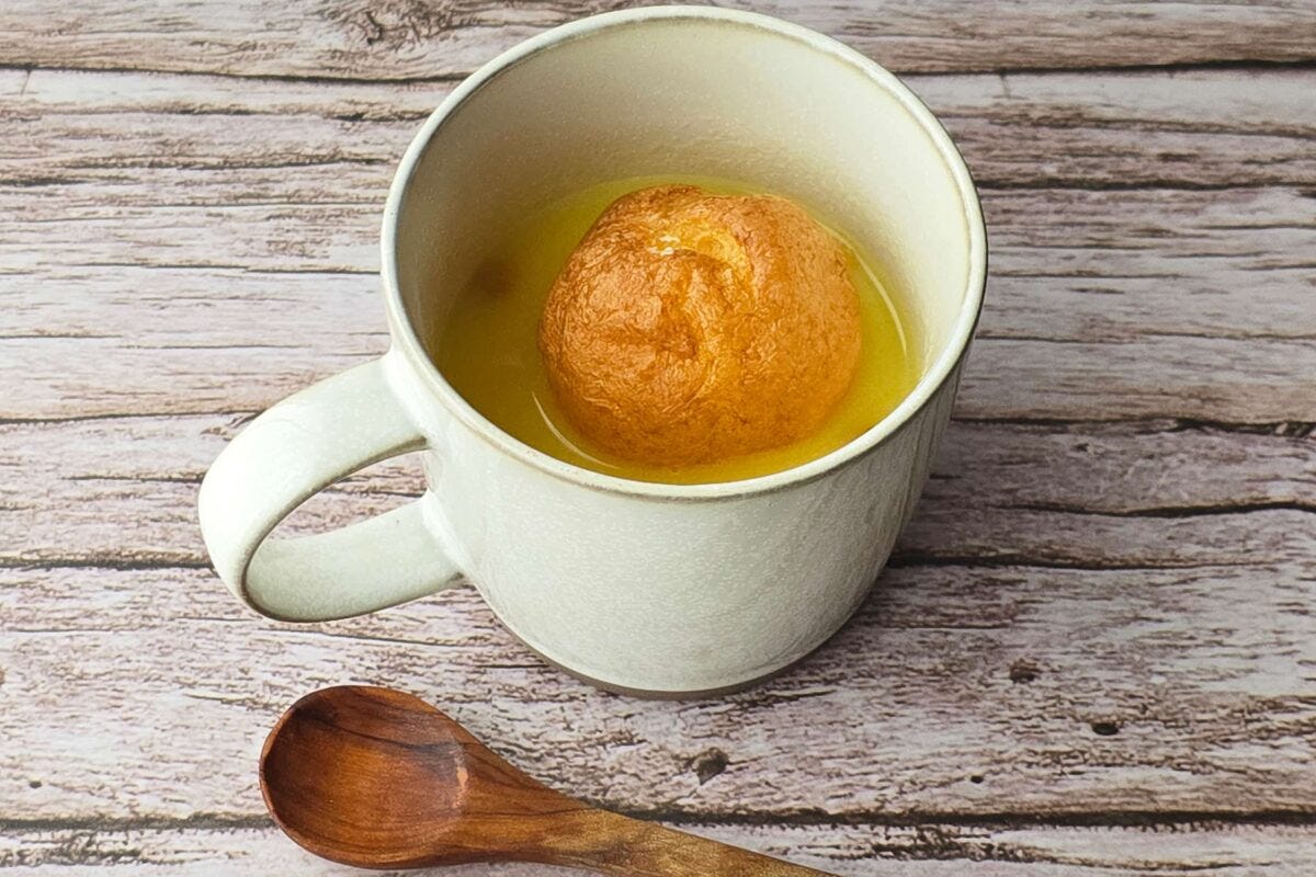 コーンスープにプチシュークリーム