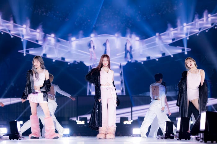 ミナ、サナ、モモ/撮影:田中聖太郎