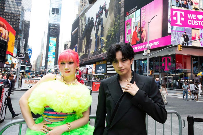 仲里依紗、中島健人(提供写真)